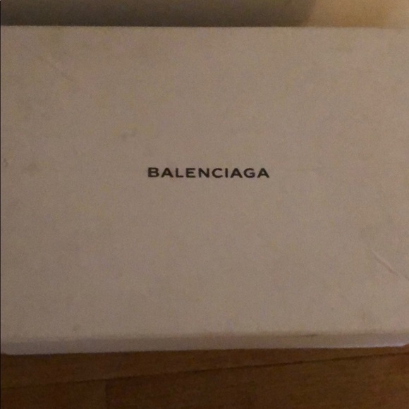 Balenciaga size 7 in men’s - Picture 1 of 4